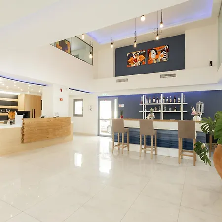 Pollis Otel 4*