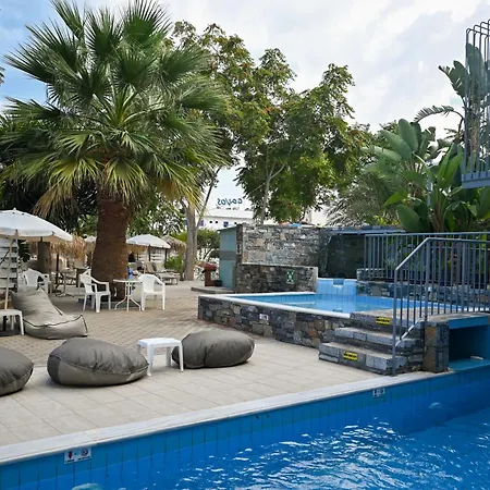 Otel Pollis 4*