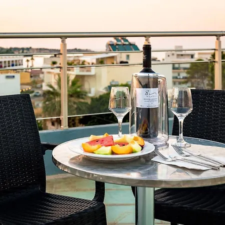 Otel Pollis