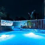 Pollis Hotel 4*