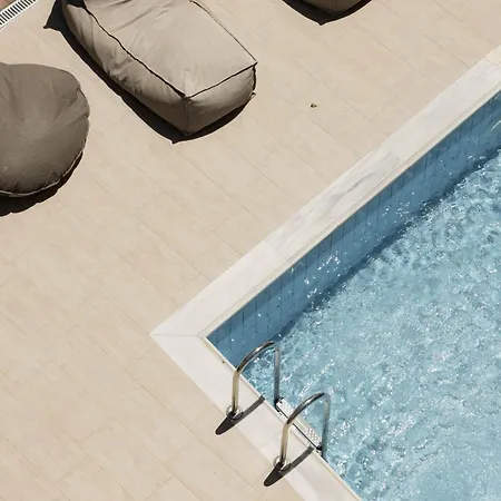 Pollis Hotel