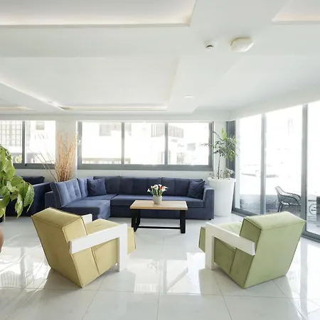 Готель Pollis 4*