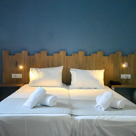 Pollis Hotel