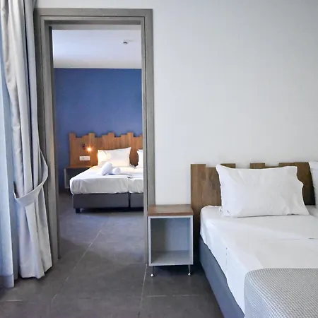 Pollis Hotel 4*