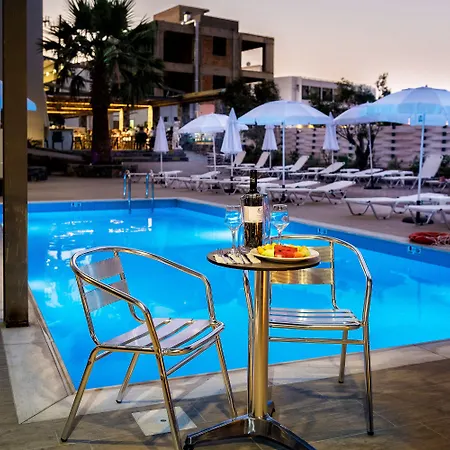 Pollis Hotel 4*