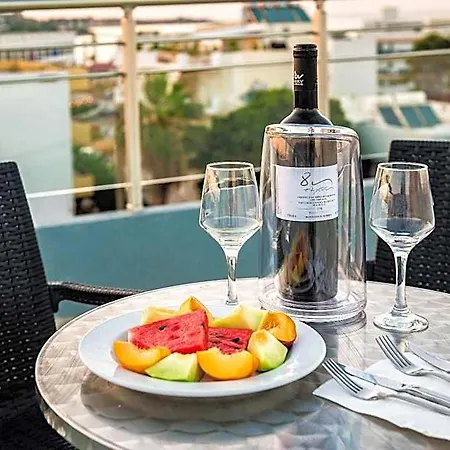 Hotel Pollis 4*