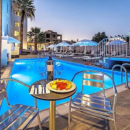 Hotel Pollis 4*