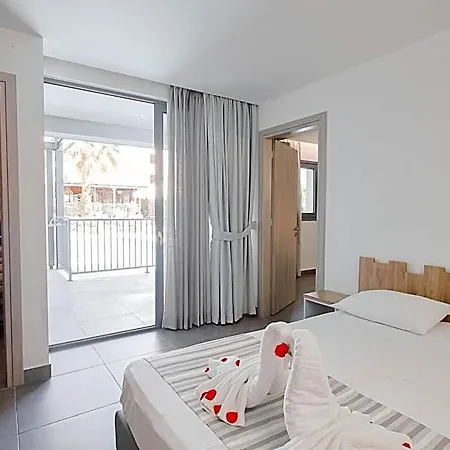 Hotel Pollis Hersonissos (Crete)
