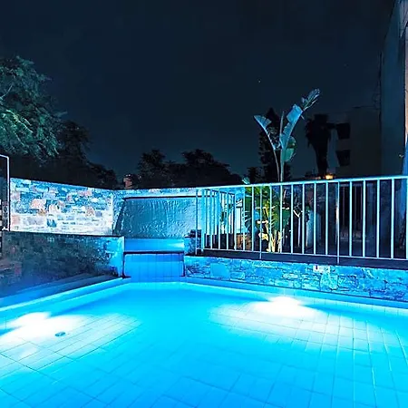 Pollis Hotel 4*