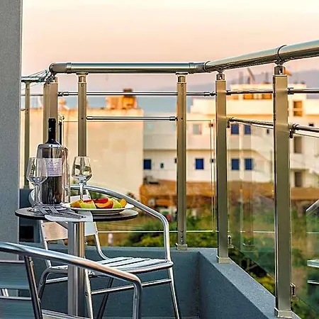 Pollis Hotel