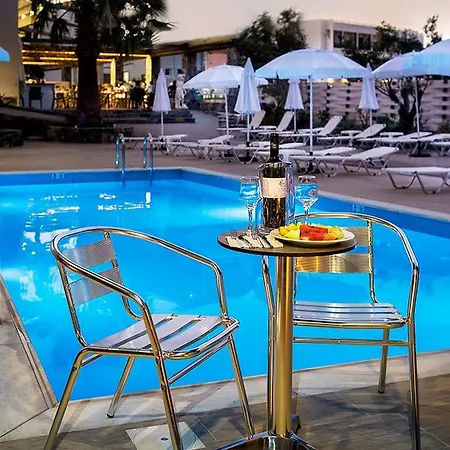 Hotel Pollis 4*