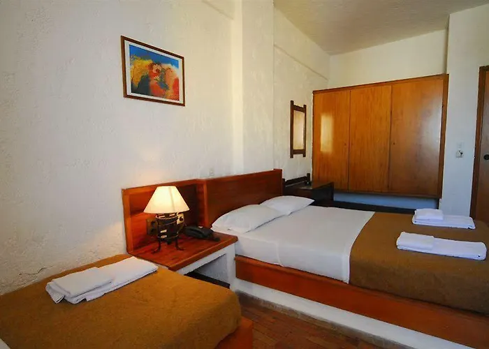 Pollis Hotel 4*