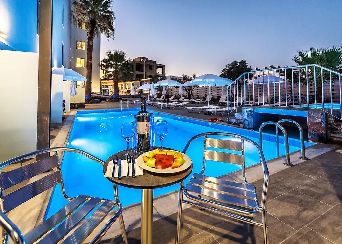 Pollis Hotel Hersonissos (Crete)